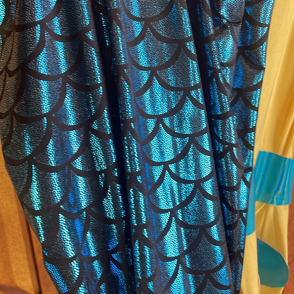 DIY Flounder from Little Mermaid (yellow midi dress with mermaid scale leggings) - Picture 5 of 6